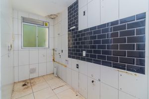Image 16 - 879355