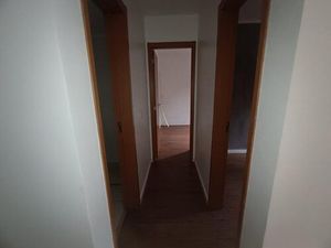 Image 4 - 879355