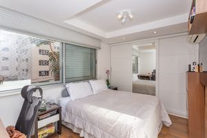 Image 19 - 879356