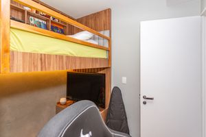 Image 31 - 879356