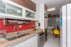 Image 35 - 879356