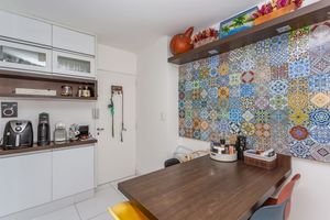 Image 36 - 879356