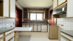 Image 17 - 879365