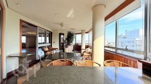 Image 9 - 879365