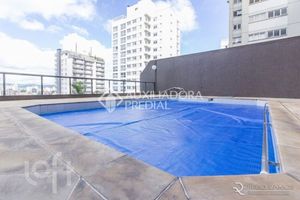 Image 4 - 879365