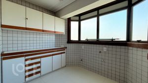 Image 19 - 879365