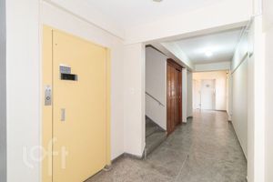 Image 31 - 879367