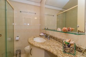 Image 4 - 879368