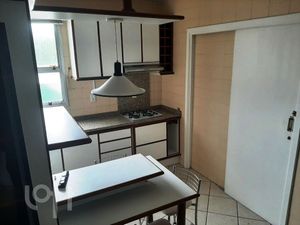 Image 9 - 879370