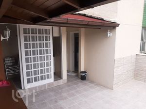 Image 7 - 879370