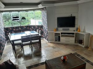 Image 15 - 879370