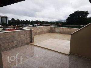 Image 3 - 879370
