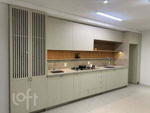 Image 10 - 879376