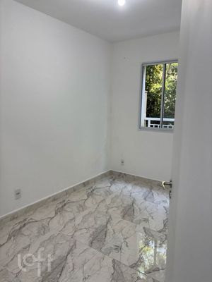 Image 6 - 879390