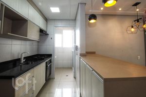 Image 7 - 879423