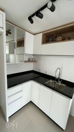 Image 12 - 879434