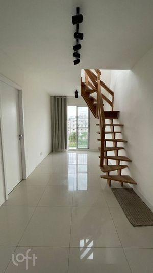 Image 13 - 879434