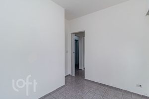 Image 6 - 879435