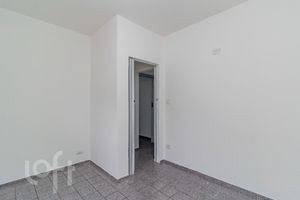 Image 11 - 879435