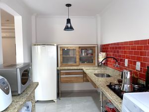 Image 9 - 879445