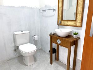 Image 19 - 879445