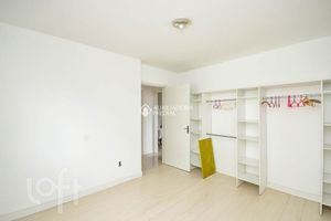 Image 8 - 879447