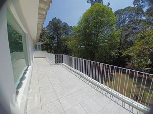 Image 4 - 879448