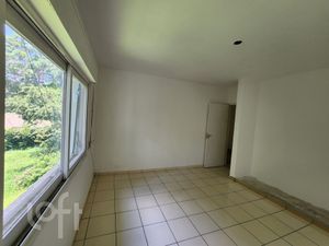 Image 2 - 879448