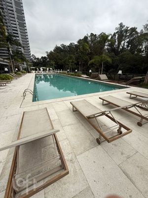 Image 18 - 879453