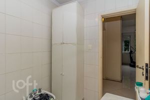 Image 21 - 879454