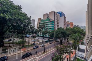 Image 19 - 879454