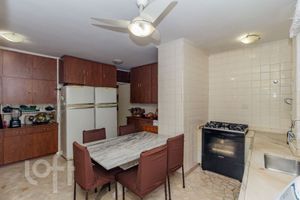 Image 39 - 879454