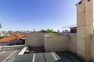 Image 22 - 879456