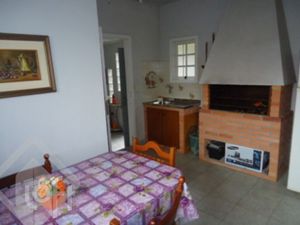 Image 8 - 879458