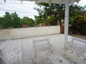 Image 9 - 879458