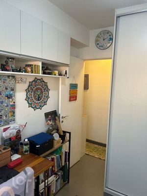 Image 8 - 879459