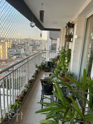 Image 3 - 879459
