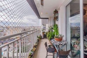 Image 11 - 879459