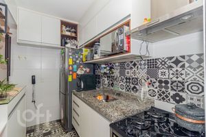 Image 7 - 879459