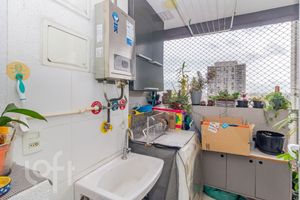Image 8 - 879459