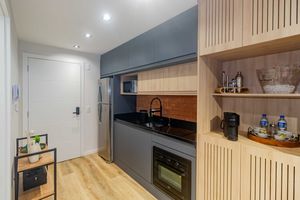 Image 8 - 879461