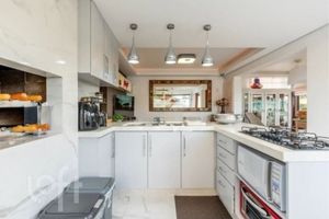 Image 12 - 879462