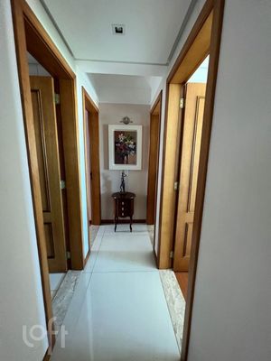 Image 10 - 879463