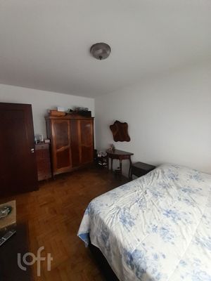 Image 10 - 879464