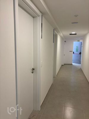 Image 6 - 879473