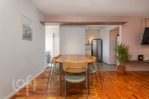 Image 10 - 879474