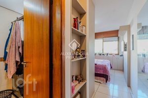 Image 6 - 879476