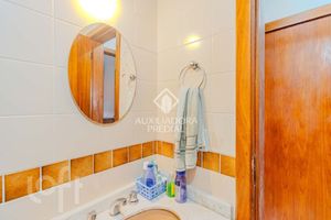 Image 8 - 879476