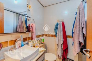 Image 7 - 879476