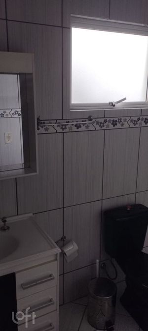 Image 19 - 879484